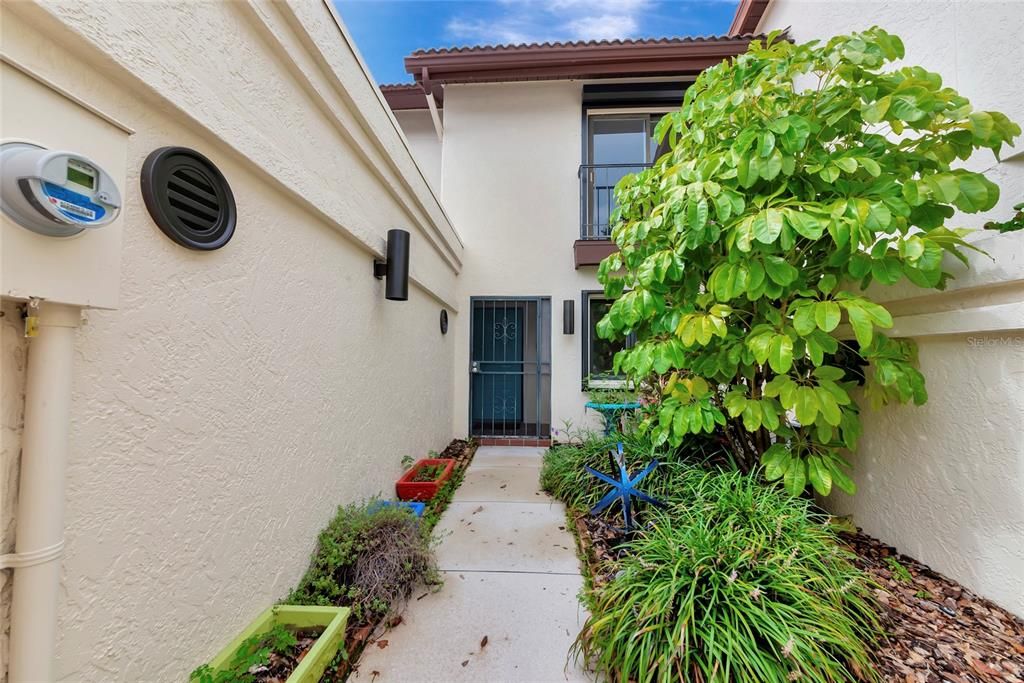 For Sale: $299,000 (2 beds, 2 baths, 1776 Square Feet)