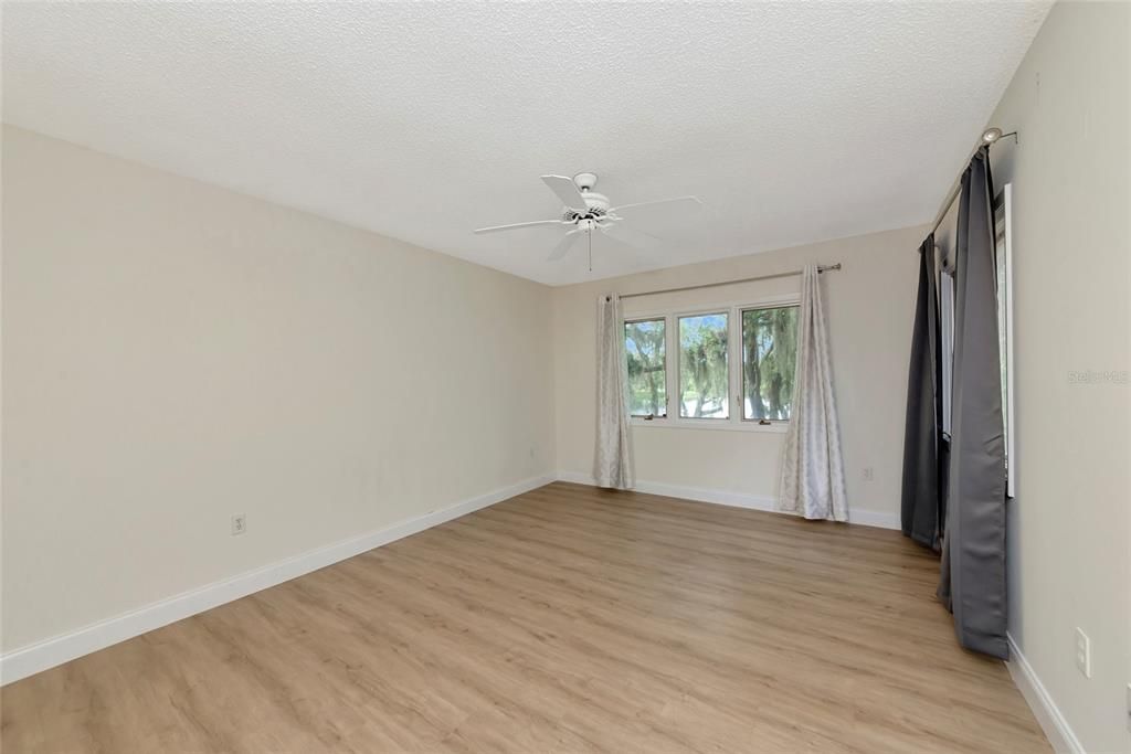 For Sale: $299,000 (2 beds, 2 baths, 1776 Square Feet)