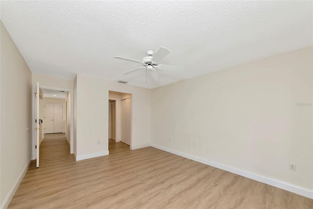 For Sale: $299,000 (2 beds, 2 baths, 1776 Square Feet)