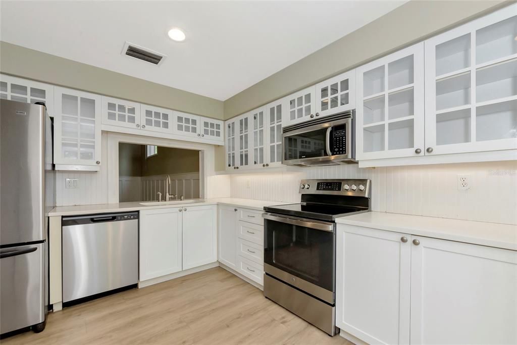 For Sale: $299,000 (2 beds, 2 baths, 1776 Square Feet)