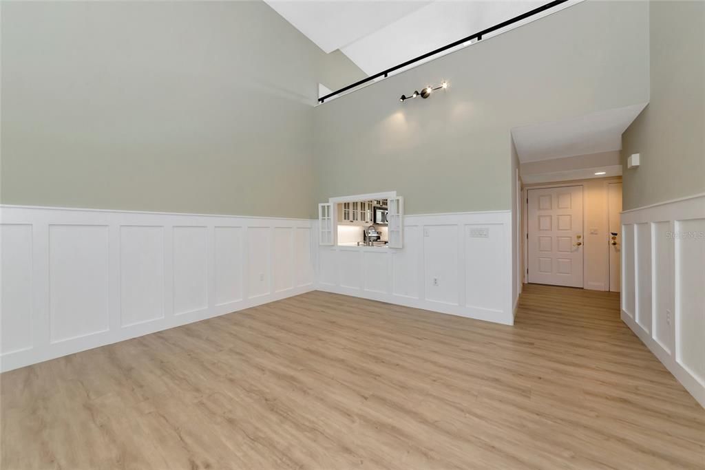 For Sale: $299,000 (2 beds, 2 baths, 1776 Square Feet)