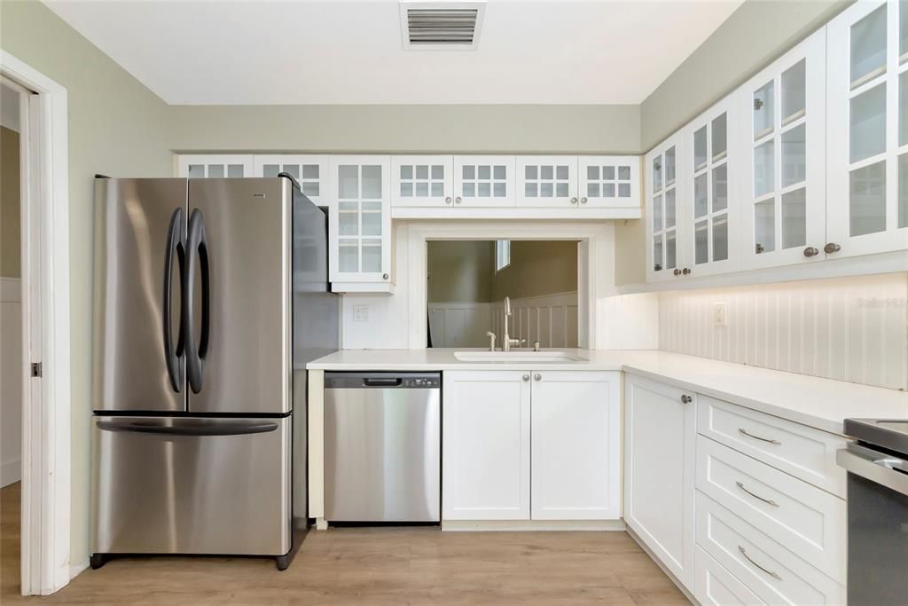 For Sale: $299,000 (2 beds, 2 baths, 1776 Square Feet)