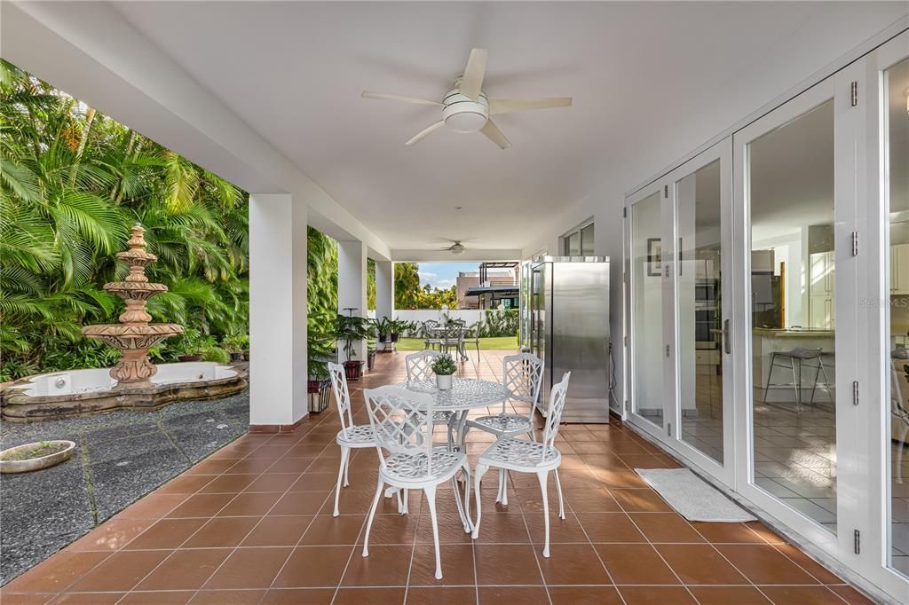 En Venta: $1,595,000 (6 camas, 5 baños, 4160 Pies cuadrados)