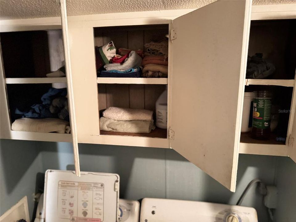 合同活跃: $196,000 (6 贝兹, 0 浴室, 1400 平方英尺)