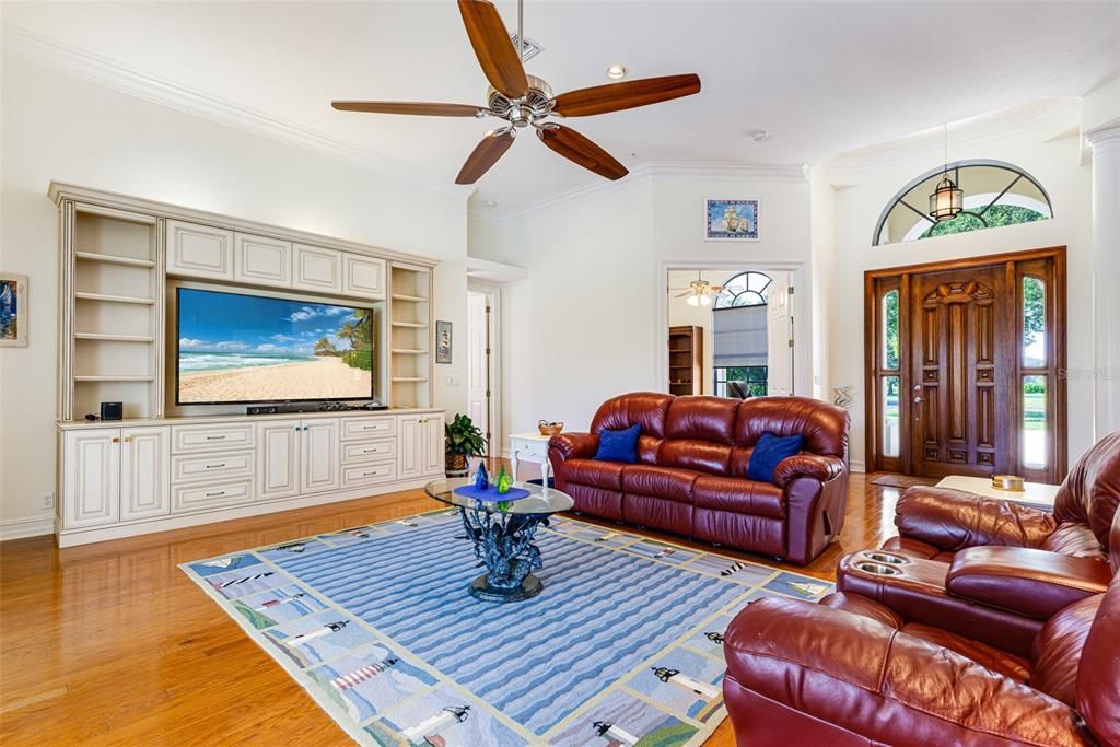 For Sale: $780,000 (3 beds, 3 baths, 2825 Square Feet)