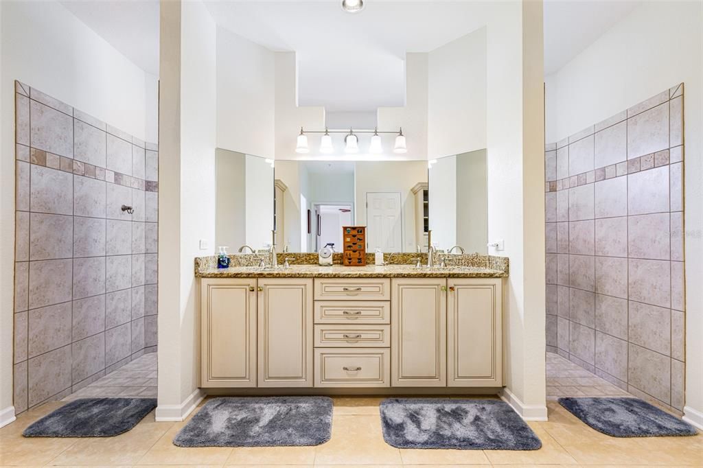 For Sale: $780,000 (3 beds, 3 baths, 2825 Square Feet)