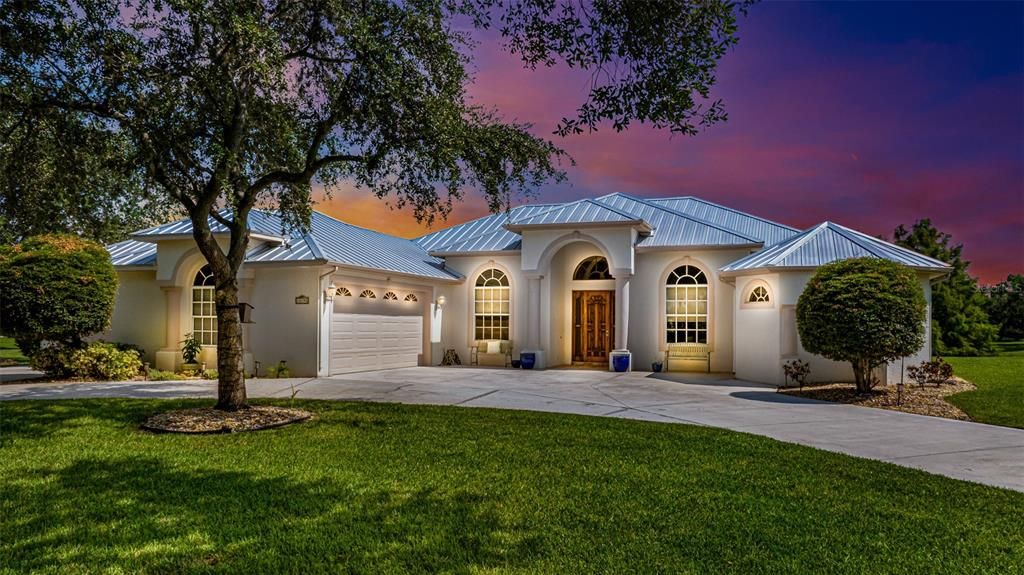 For Sale: $780,000 (3 beds, 3 baths, 2825 Square Feet)