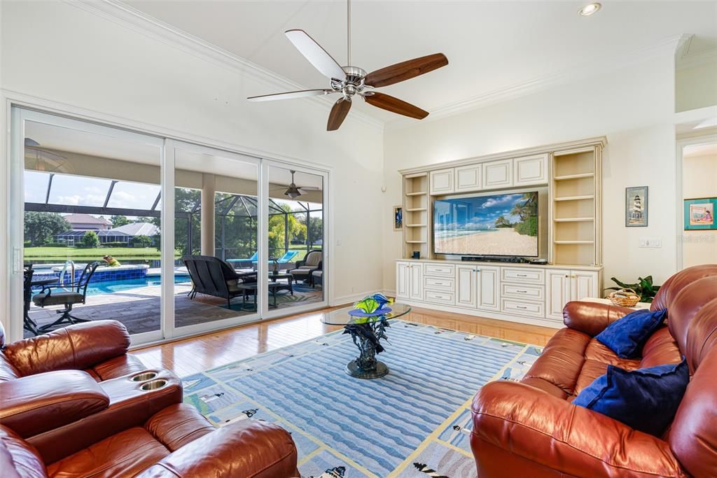 For Sale: $780,000 (3 beds, 3 baths, 2825 Square Feet)