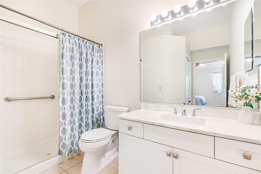 待售: $259,900 (2 贝兹, 2 浴室, 1162 平方英尺)