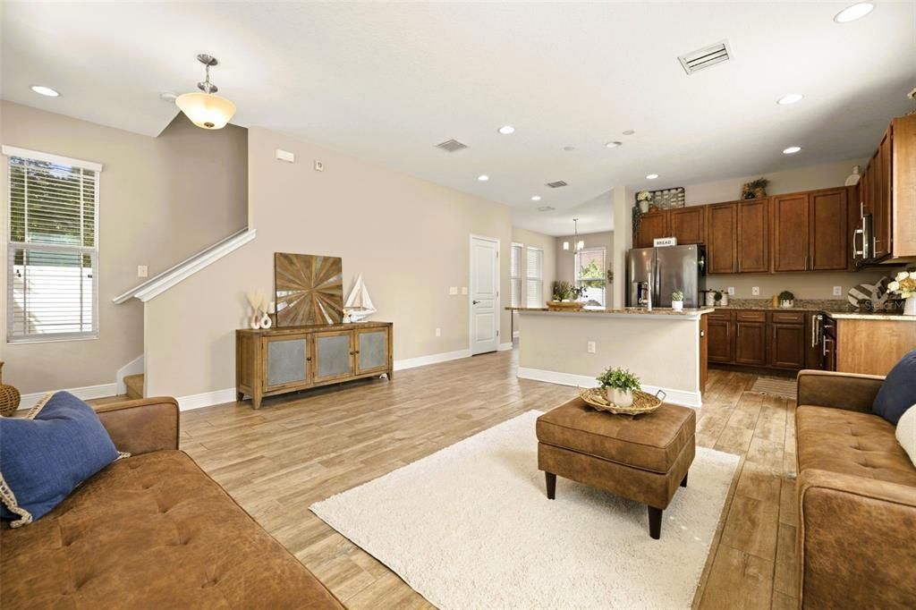 Activo con contrato: $3,400 (3 camas, 2 baños, 1672 Pies cuadrados)