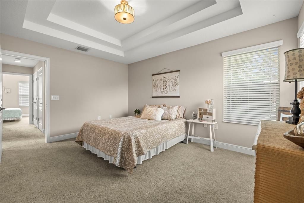 Activo con contrato: $3,400 (3 camas, 2 baños, 1672 Pies cuadrados)