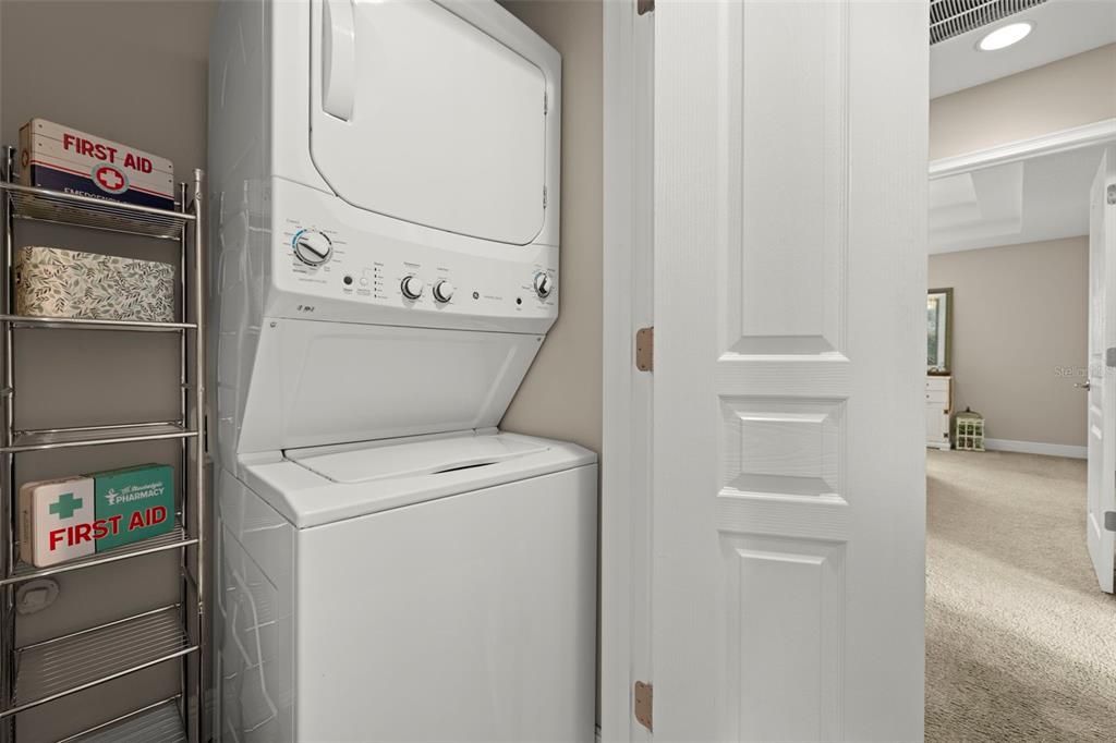 Activo con contrato: $3,400 (3 camas, 2 baños, 1672 Pies cuadrados)