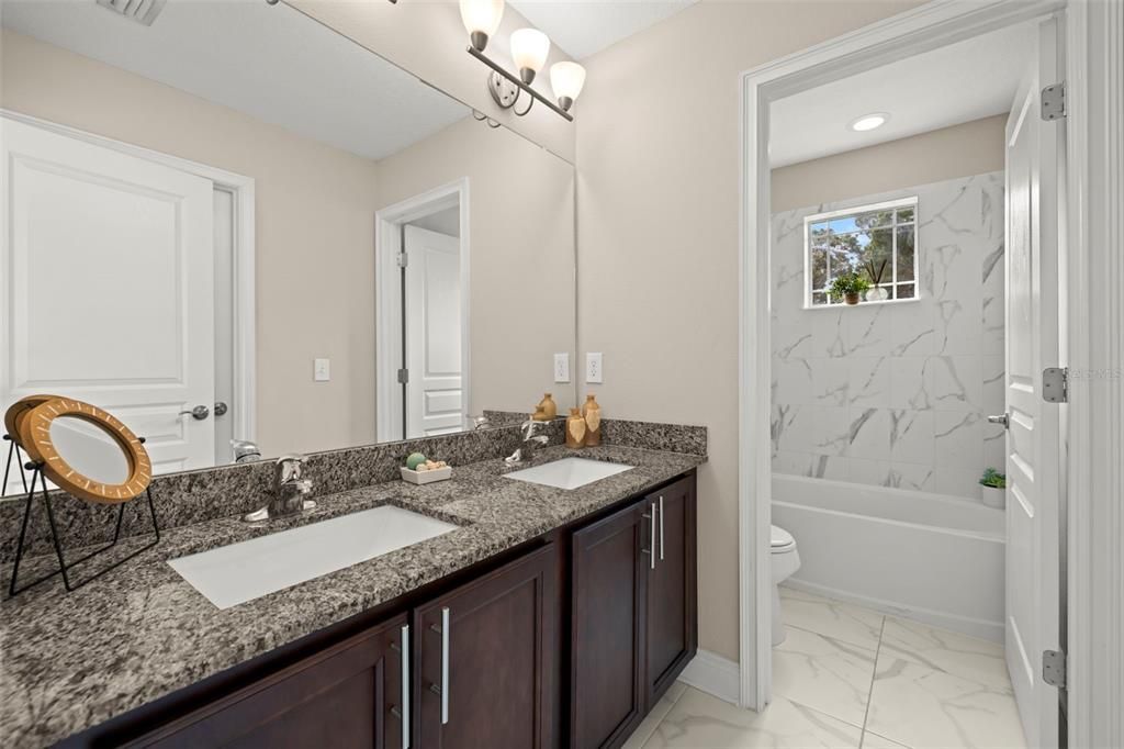 Activo con contrato: $3,400 (3 camas, 2 baños, 1672 Pies cuadrados)