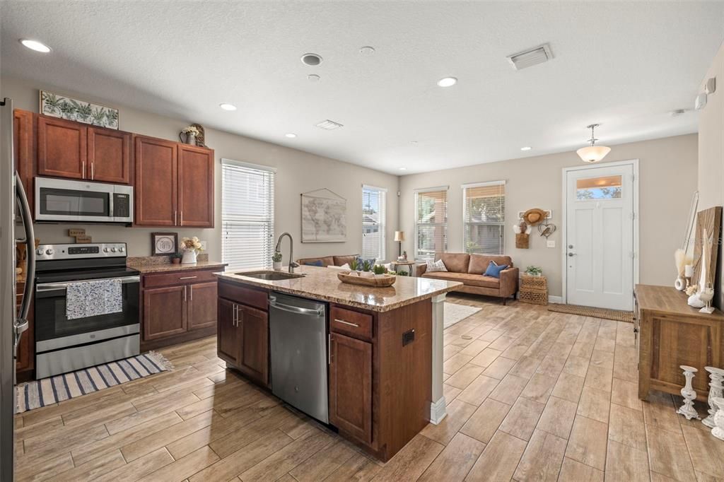 Activo con contrato: $3,400 (3 camas, 2 baños, 1672 Pies cuadrados)