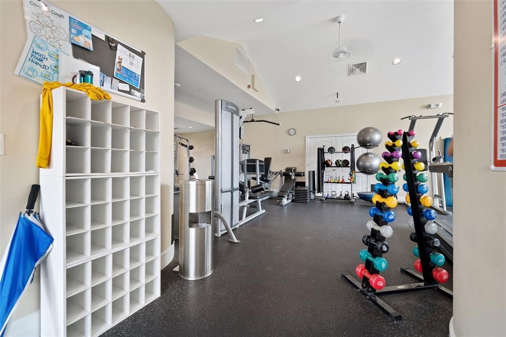 В аренду: $4,000 (5 спален, 4 ванн, 3537 Квадратных фут)