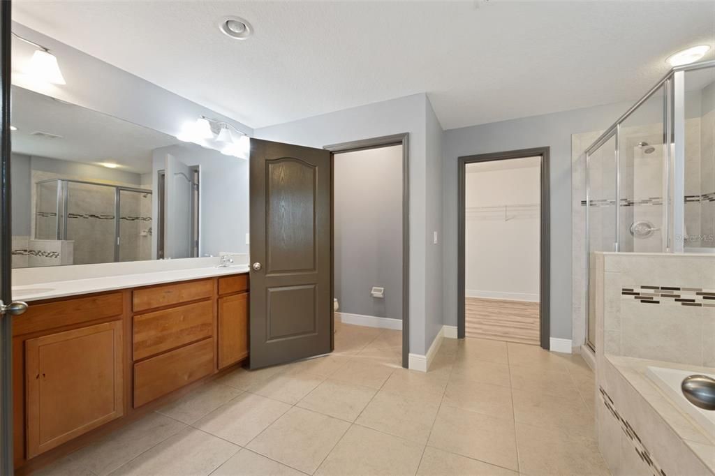 В аренду: $4,000 (5 спален, 4 ванн, 3537 Квадратных фут)