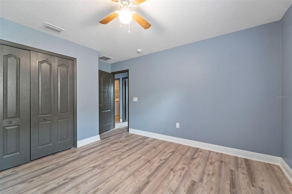 В аренду: $4,000 (5 спален, 4 ванн, 3537 Квадратных фут)