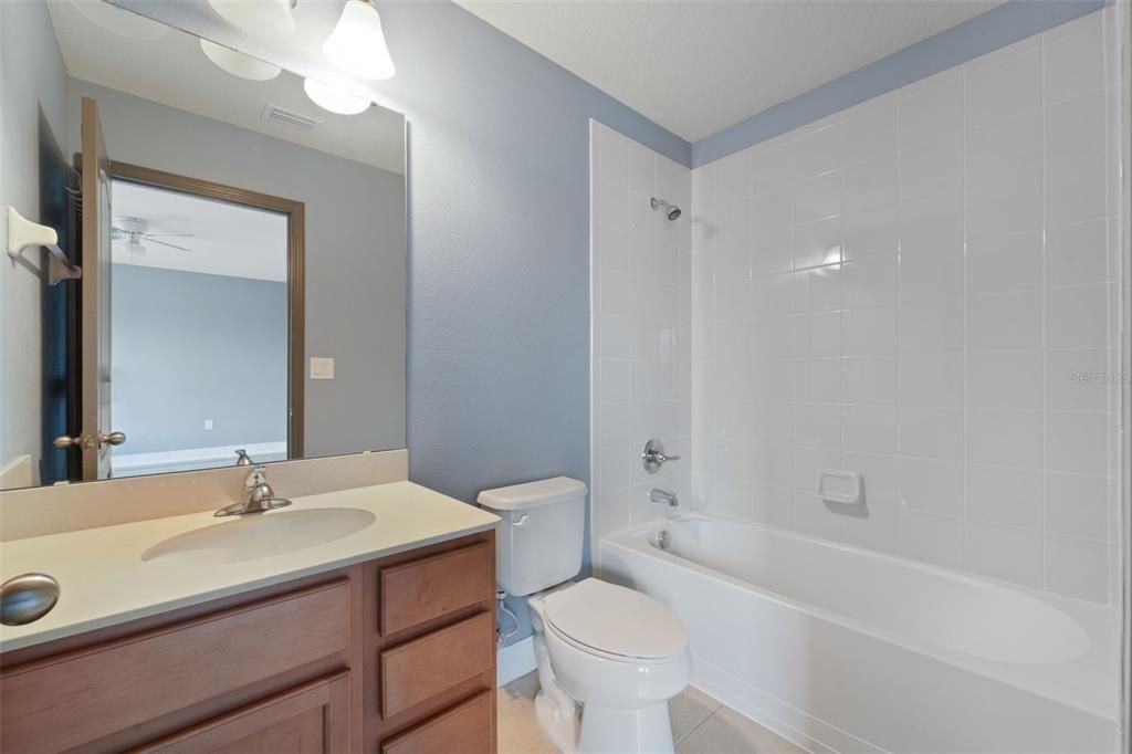 В аренду: $4,000 (5 спален, 4 ванн, 3537 Квадратных фут)