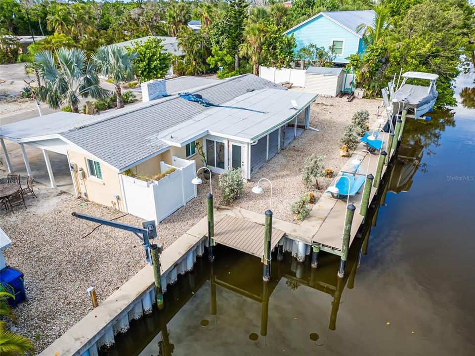 En Venta: $700,000 (0.25 acres)