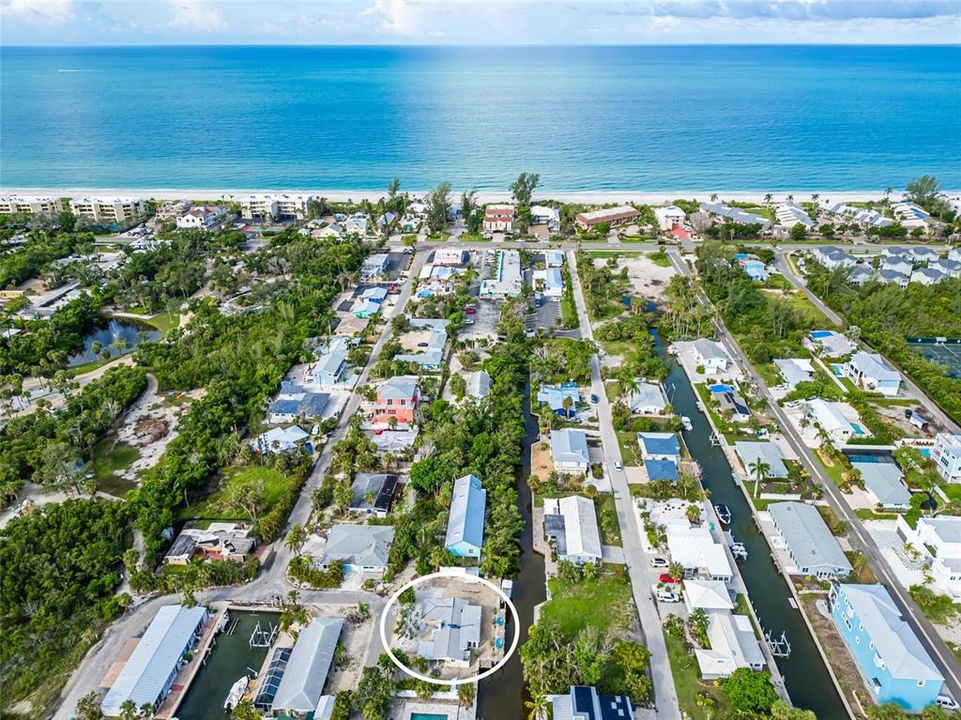 En Venta: $700,000 (0.25 acres)