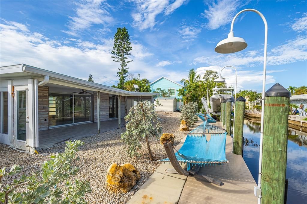 En Venta: $700,000 (0.25 acres)