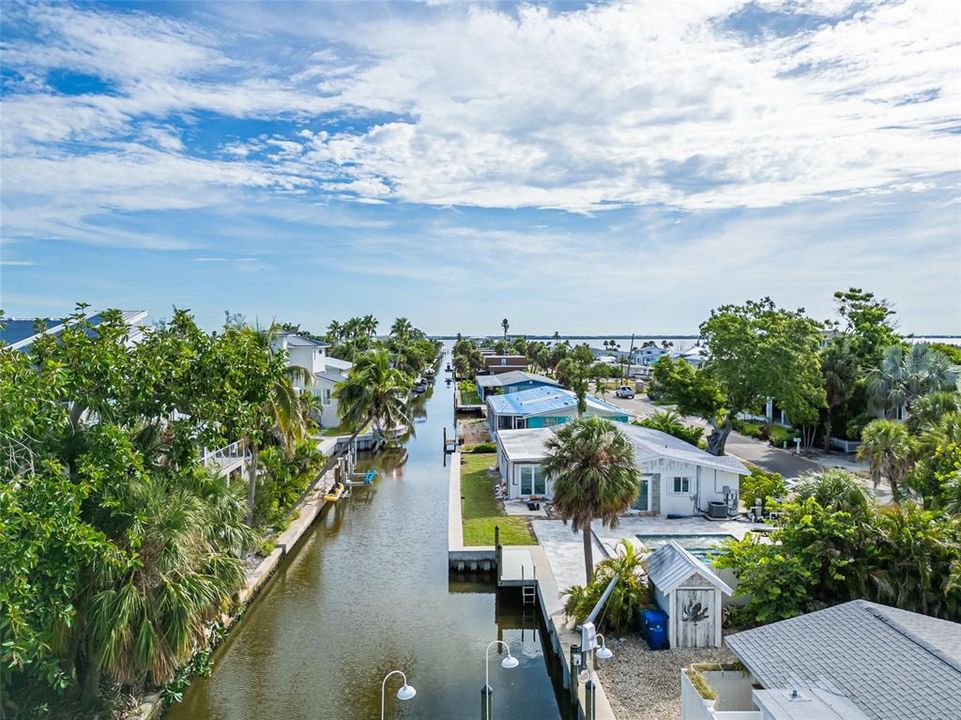 En Venta: $700,000 (0.25 acres)