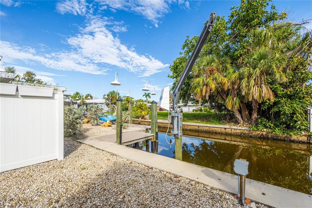 En Venta: $700,000 (0.25 acres)