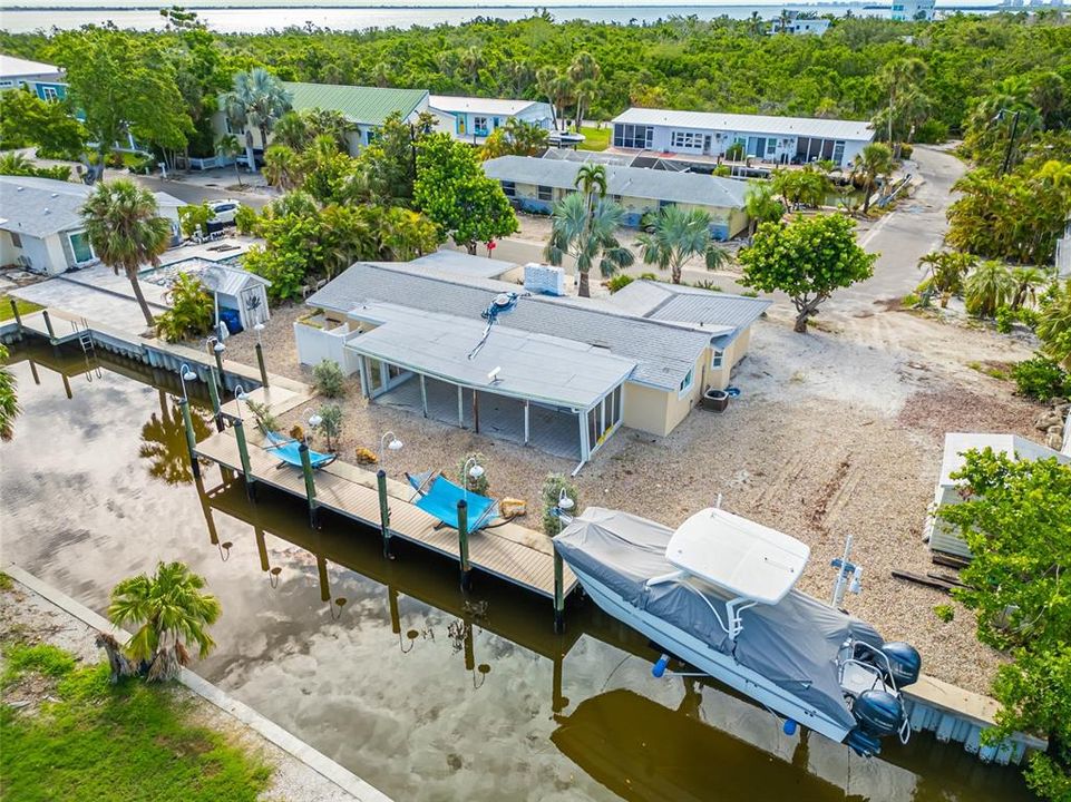 En Venta: $700,000 (0.25 acres)