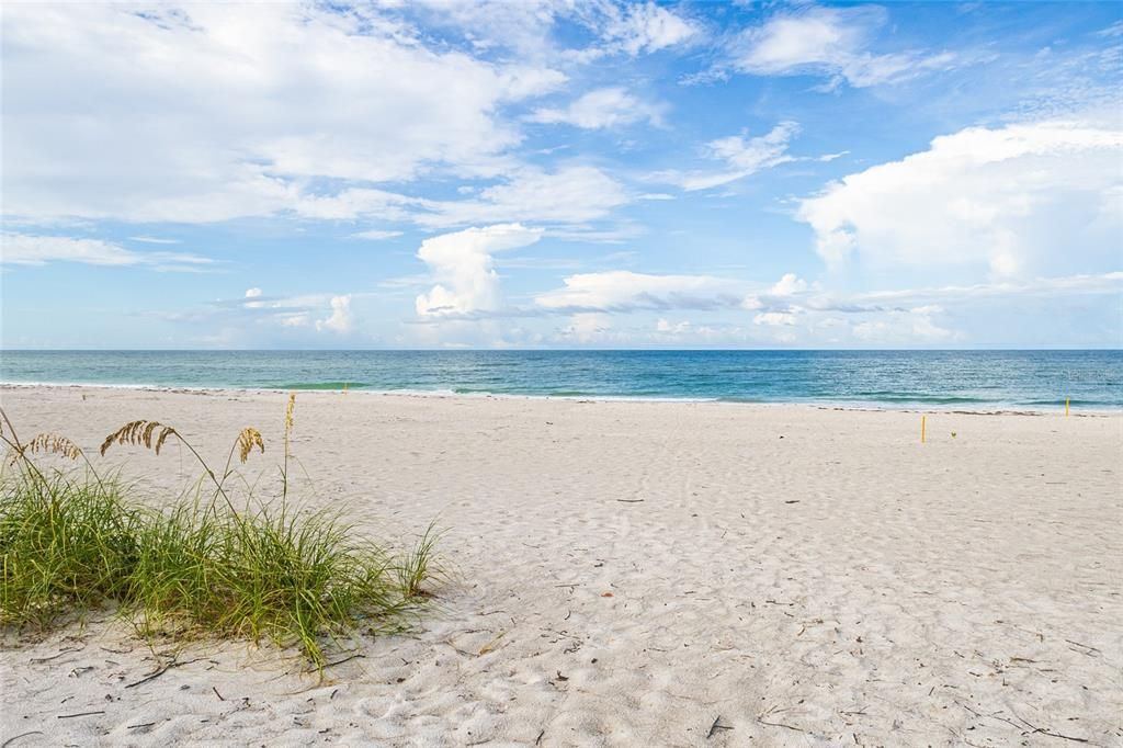 En Venta: $700,000 (0.25 acres)