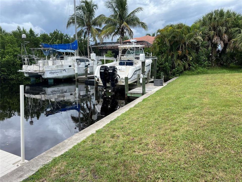 合同活跃: $425,000 (3 贝兹, 2 浴室, 1278 平方英尺)