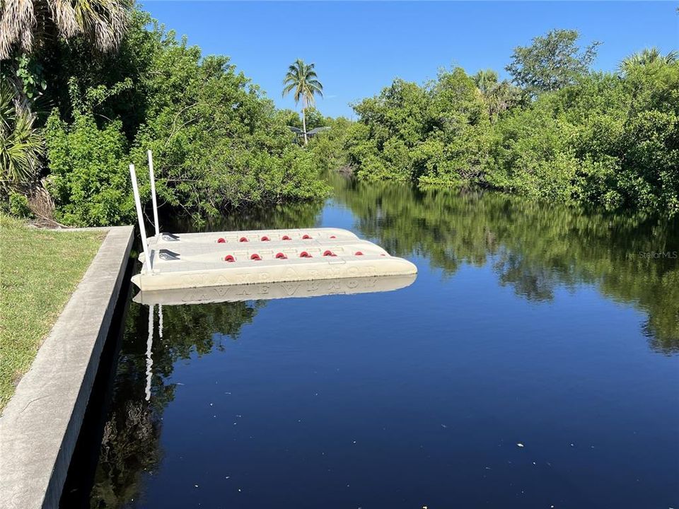 合同活跃: $425,000 (3 贝兹, 2 浴室, 1278 平方英尺)