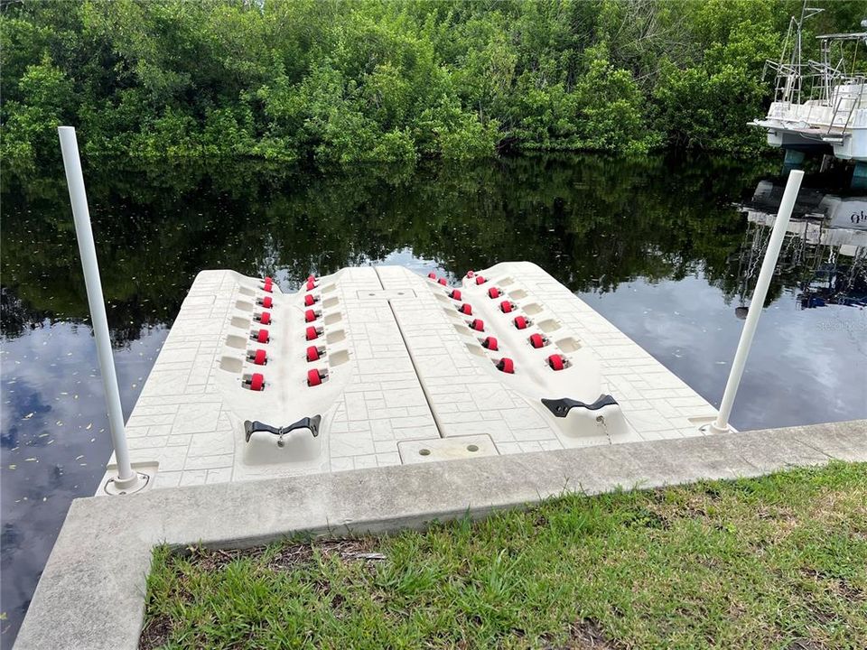 合同活跃: $425,000 (3 贝兹, 2 浴室, 1278 平方英尺)