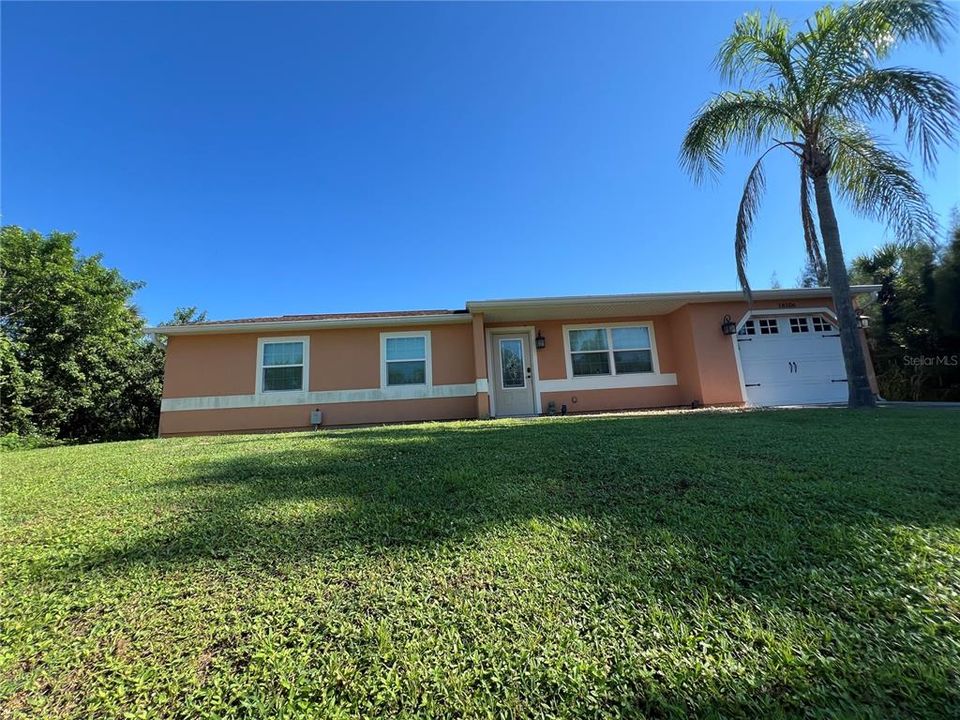 合同活跃: $425,000 (3 贝兹, 2 浴室, 1278 平方英尺)