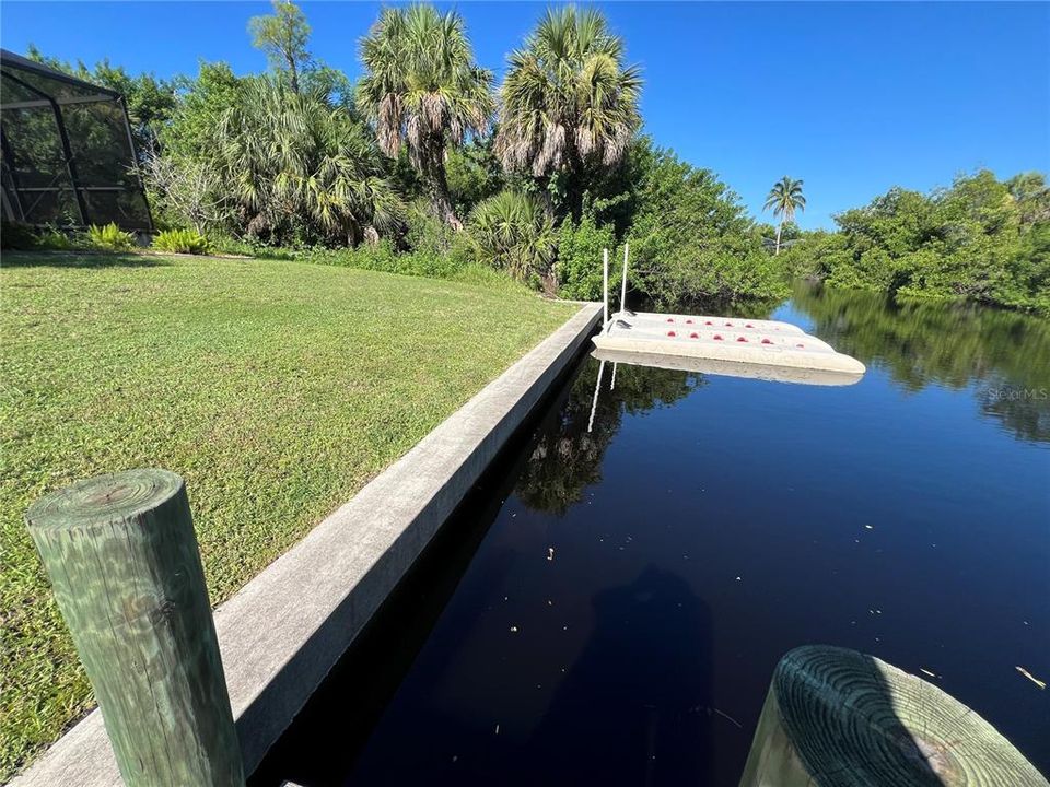 合同活跃: $425,000 (3 贝兹, 2 浴室, 1278 平方英尺)