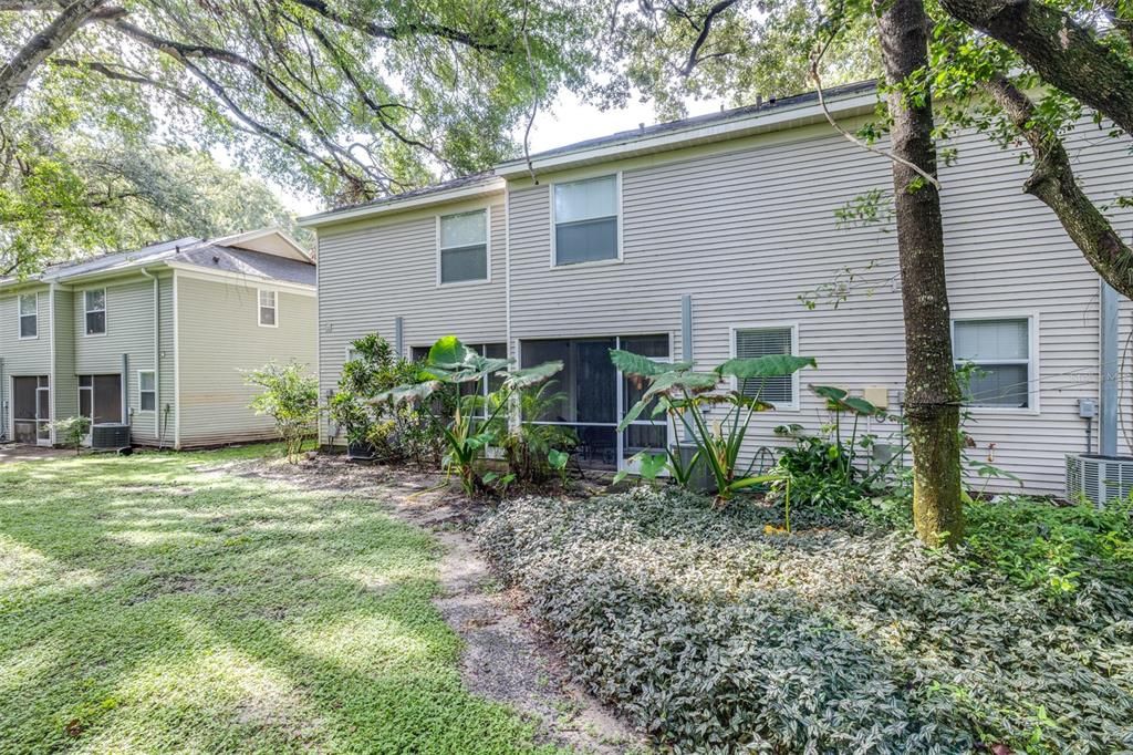 На продажу: $227,000 (2 спален, 1 ванн, 1142 Квадратных фут)