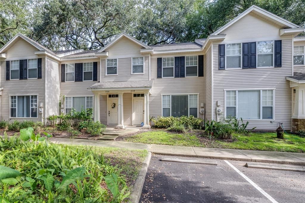 На продажу: $227,000 (2 спален, 1 ванн, 1142 Квадратных фут)