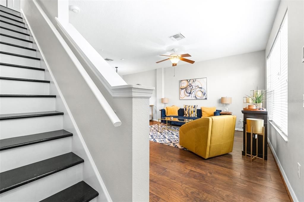 На продажу: $227,000 (2 спален, 1 ванн, 1142 Квадратных фут)