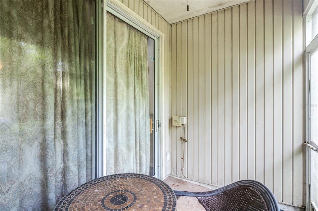 На продажу: $227,000 (2 спален, 1 ванн, 1142 Квадратных фут)