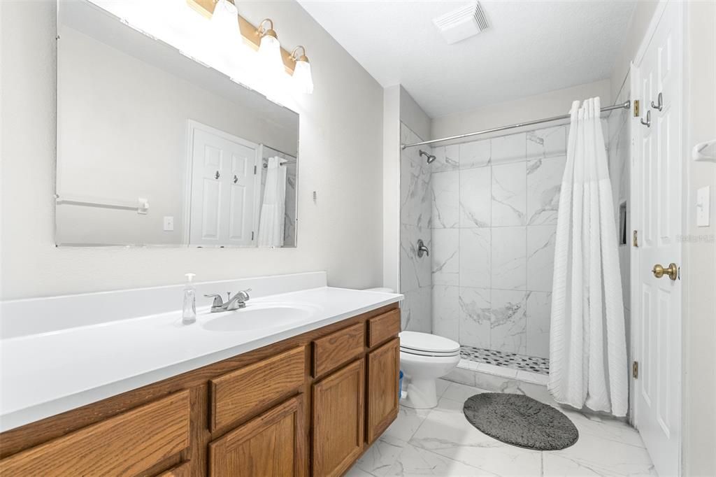 На продажу: $227,000 (2 спален, 1 ванн, 1142 Квадратных фут)