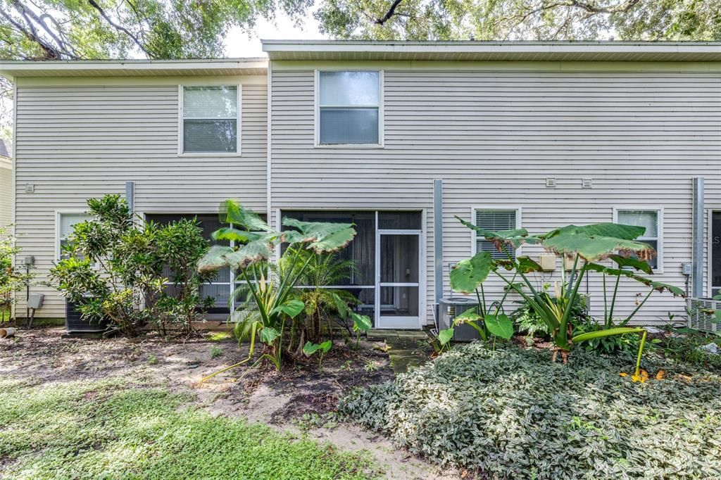 На продажу: $227,000 (2 спален, 1 ванн, 1142 Квадратных фут)