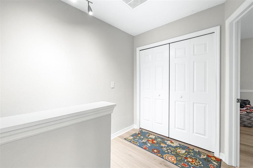 На продажу: $227,000 (2 спален, 1 ванн, 1142 Квадратных фут)