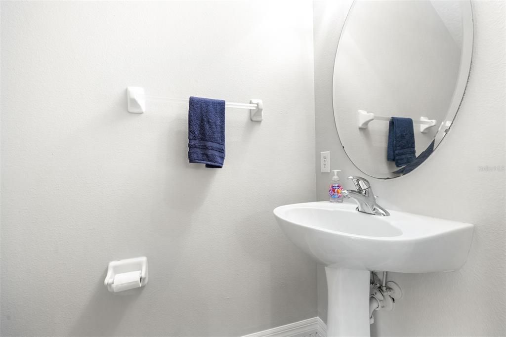 На продажу: $227,000 (2 спален, 1 ванн, 1142 Квадратных фут)