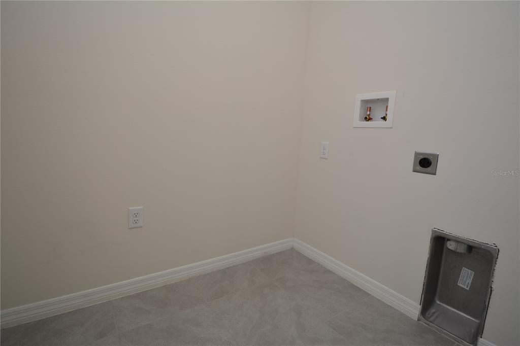 En Renta: $2,350 (4 camas, 2 baños, 1846 Pies cuadrados)