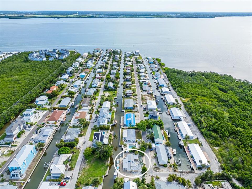 Под контрактом: $625,000 (2 спален, 1 ванн, 1294 Квадратных фут)