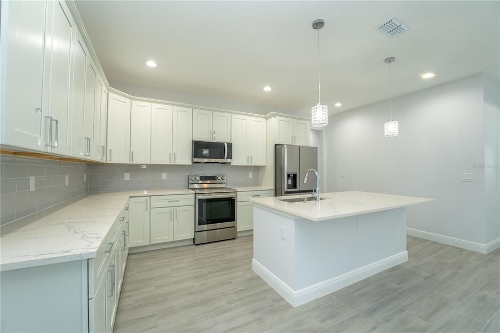 Active With Contract: $330,000 (4 beds, 2 baths, 1539 Square Feet)