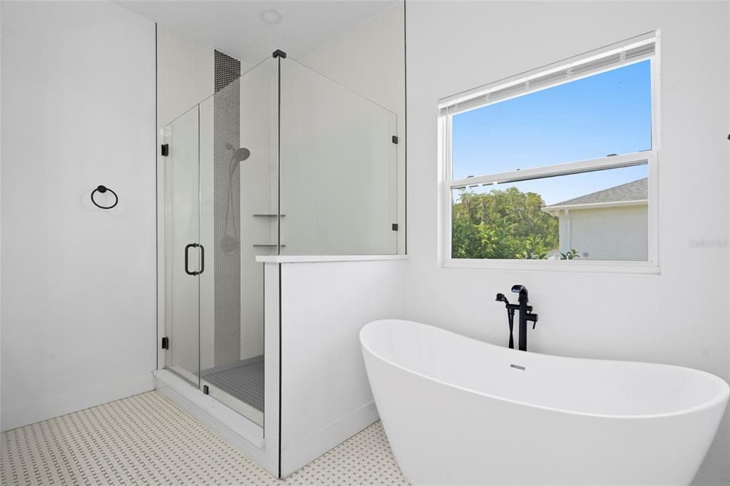 For Sale: $744,999 (4 beds, 2 baths, 2582 Square Feet)