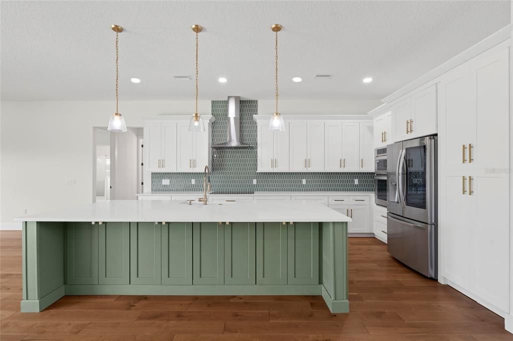 For Sale: $744,999 (4 beds, 2 baths, 2582 Square Feet)