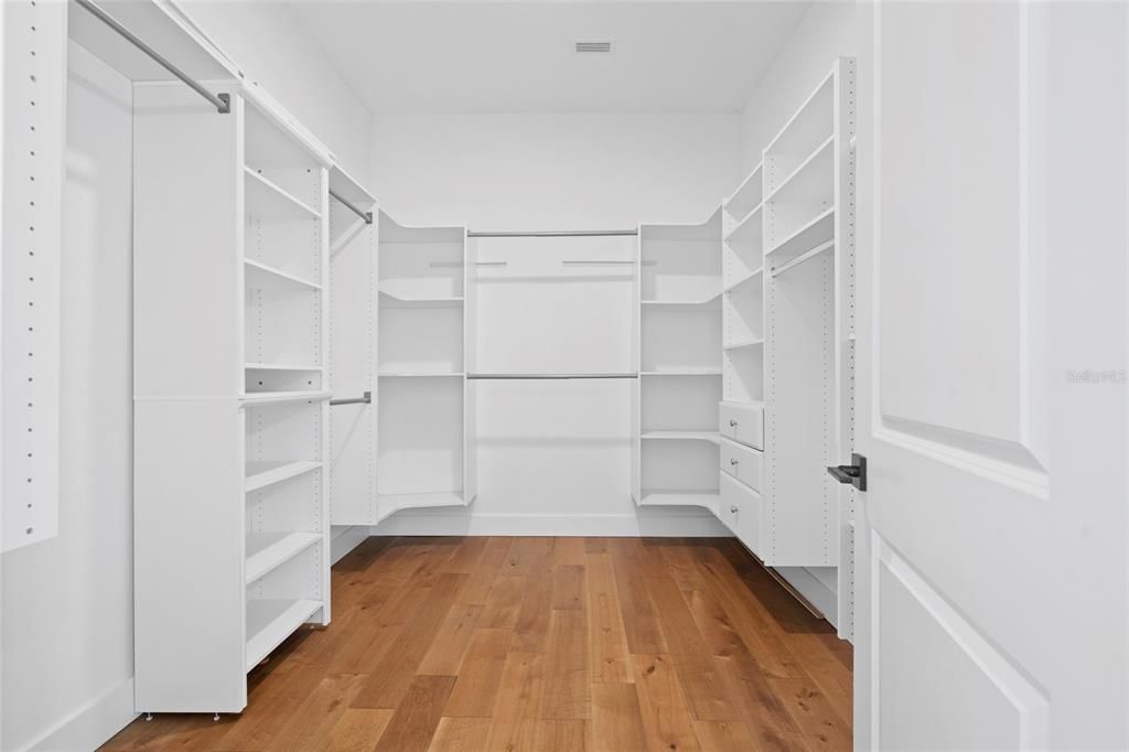 For Sale: $744,999 (4 beds, 2 baths, 2582 Square Feet)