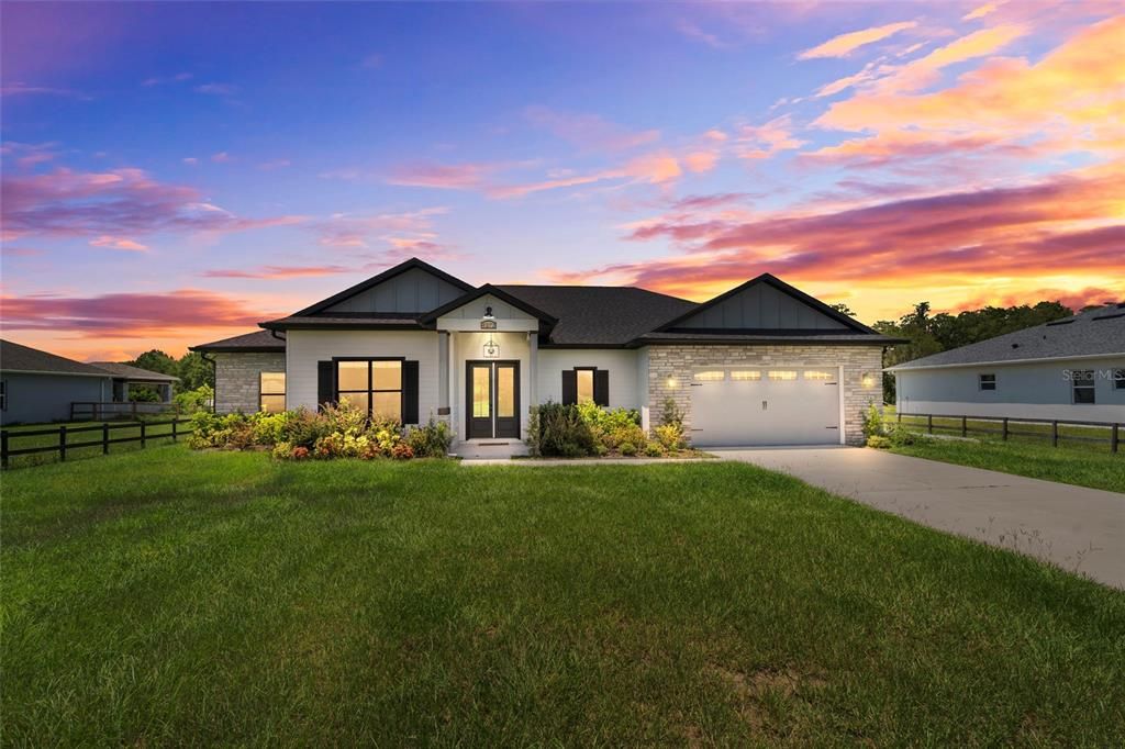 For Sale: $744,999 (4 beds, 2 baths, 2582 Square Feet)