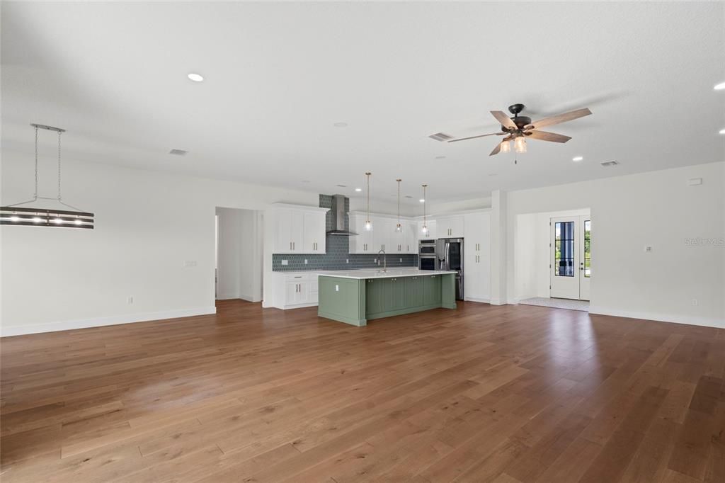 For Sale: $744,999 (4 beds, 2 baths, 2582 Square Feet)